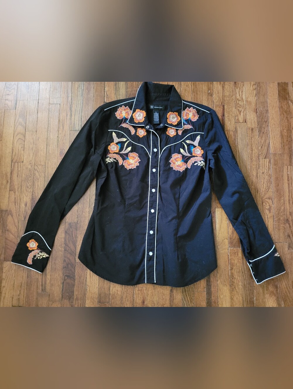 INC International Concepts Embroidered Flowers Black Western Pearl Snap Top S